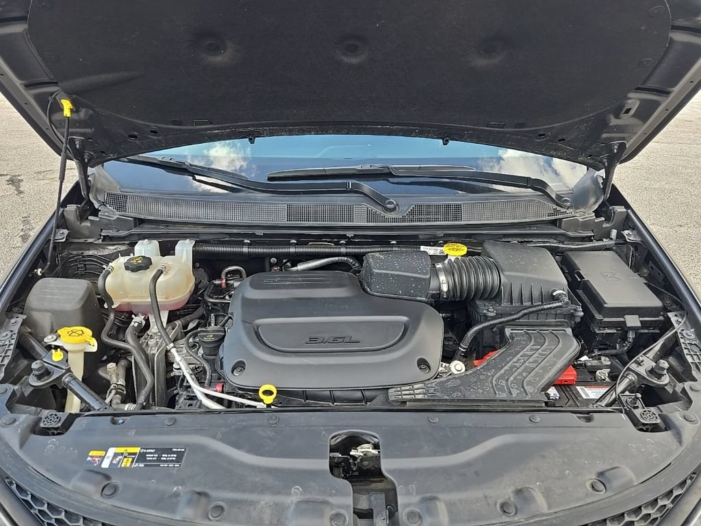 Used 2023 Chrysler Voyager LX FWD image 23