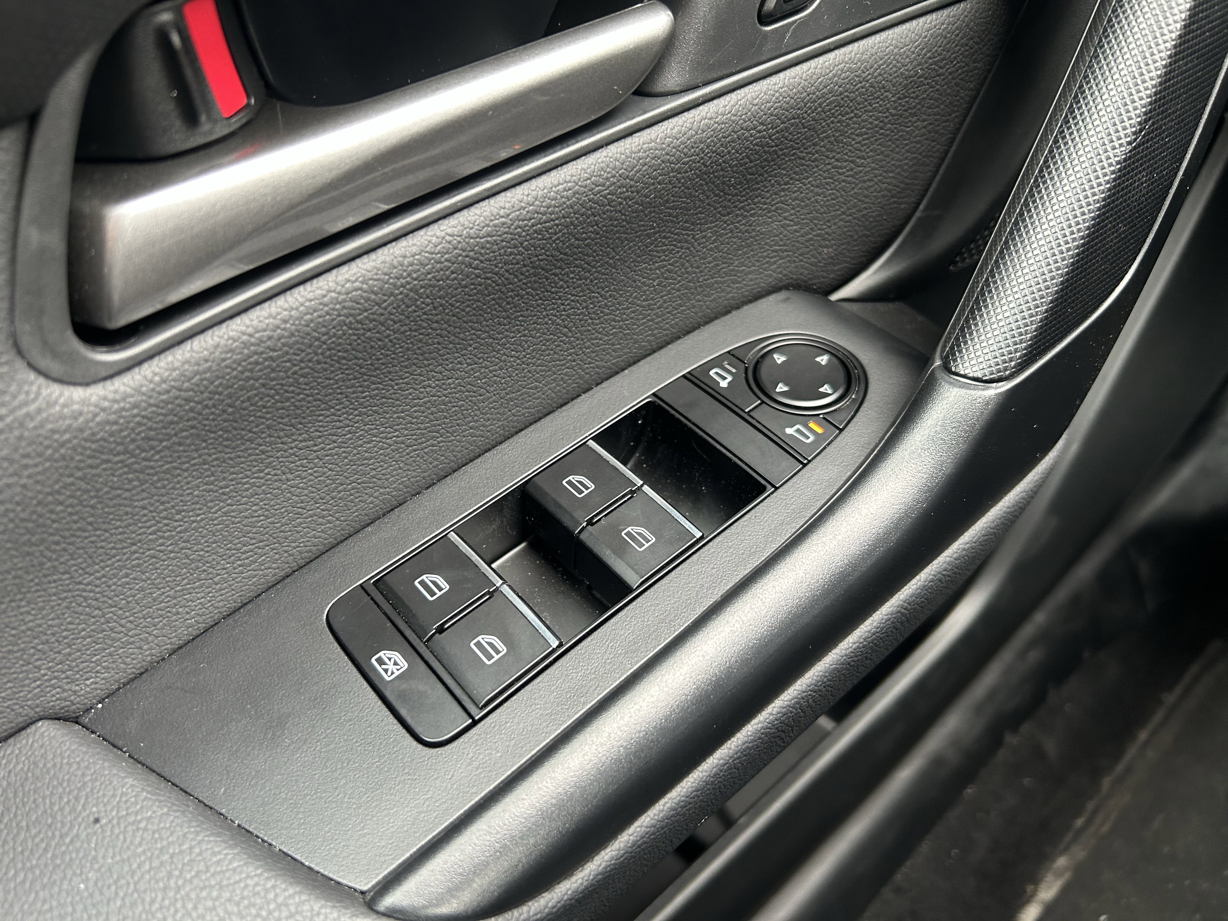 Certified 2025 MAZDA CX-50 AWD 2.5 S w/ Premium Package image 21