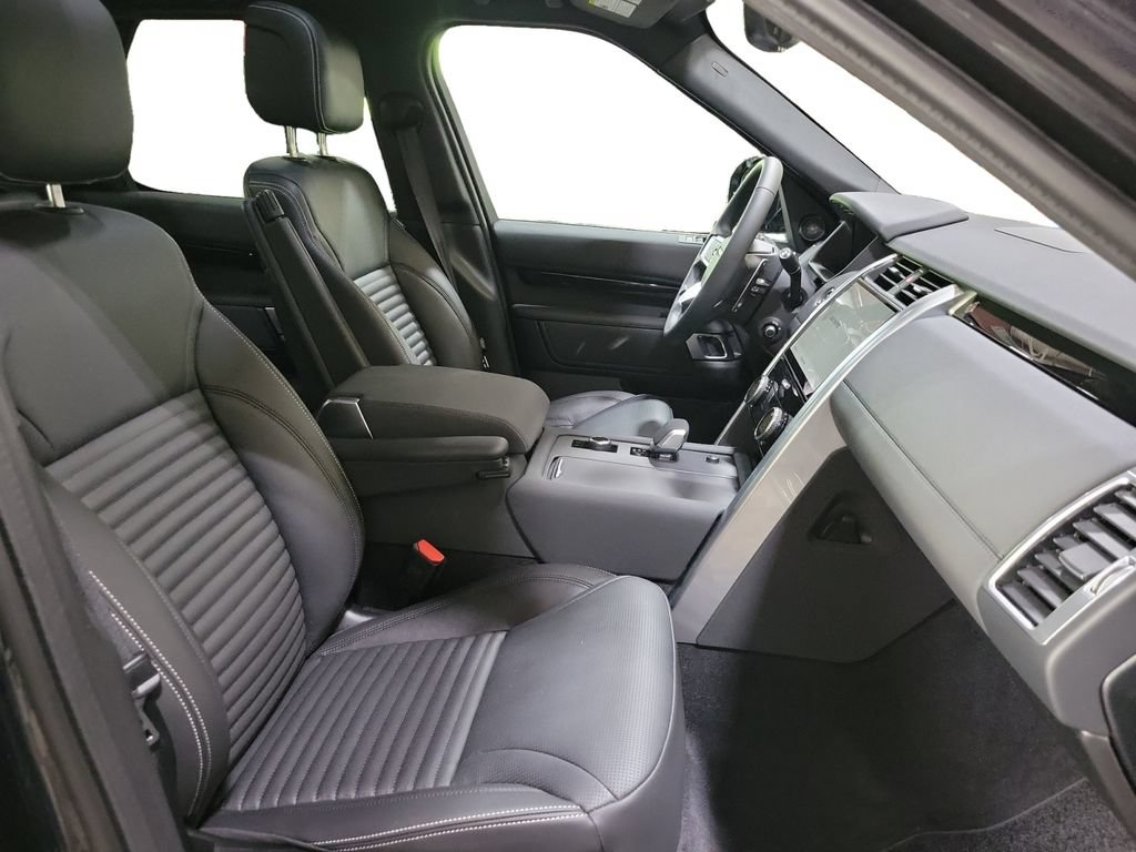 New 2026 Land Rover Discovery S AWD/4WD image 30