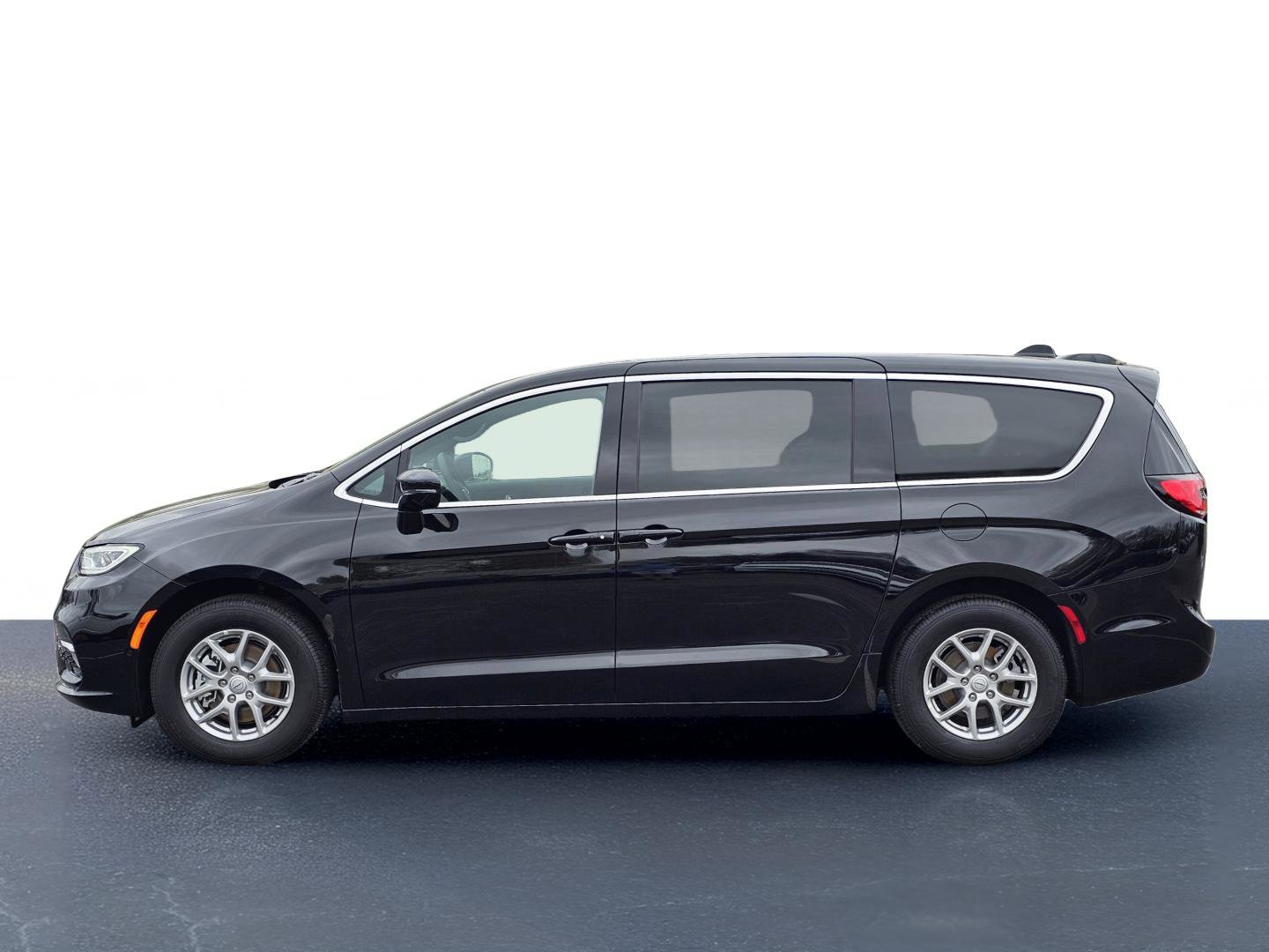 New 2026 Chrysler Pacifica Select image 13