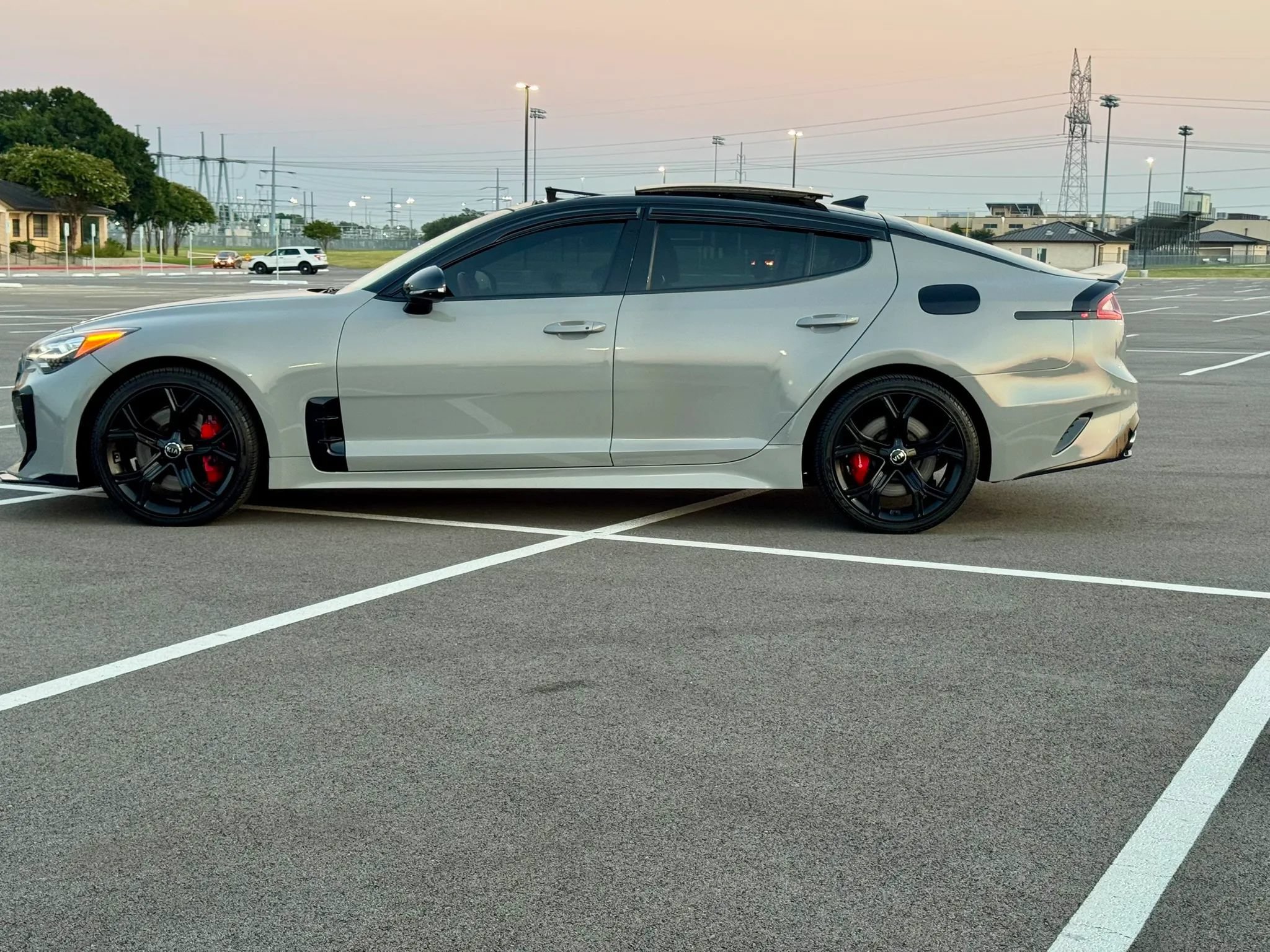 Used 2018 Kia Stinger GT2 AWD/4WD image 7