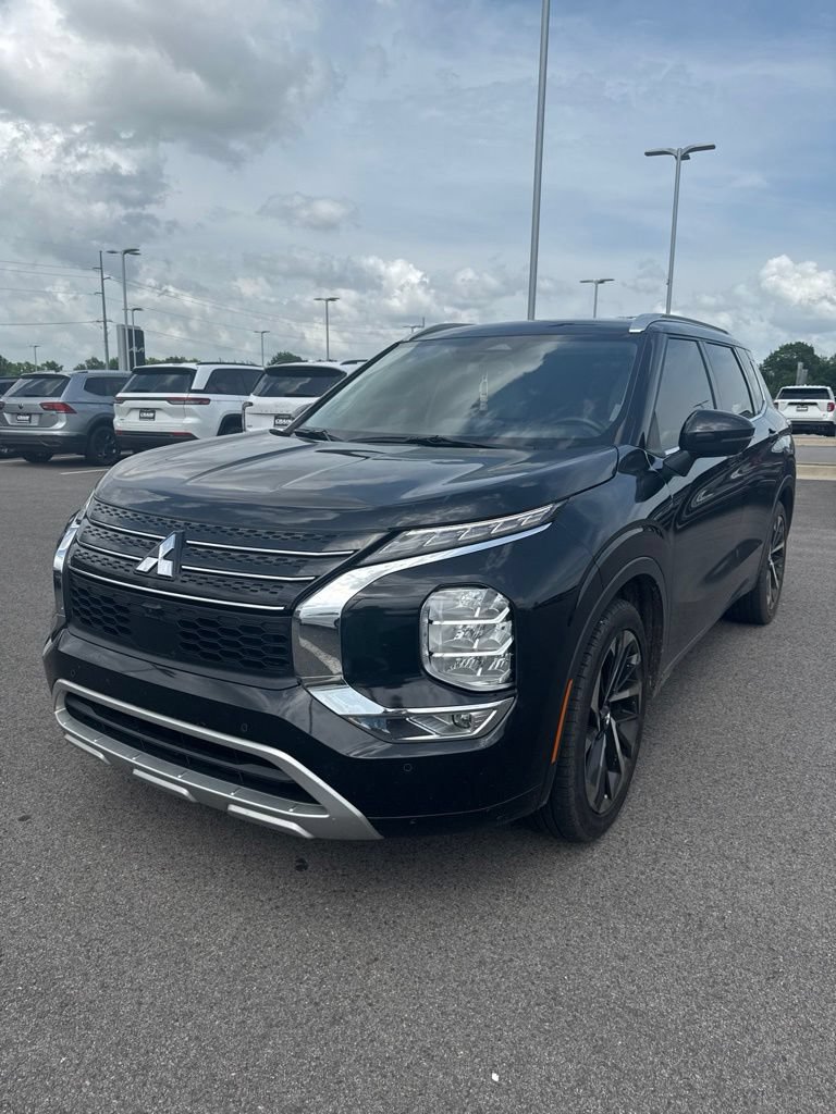 Used 2024 Mitsubishi Outlander SEL FWD image 3