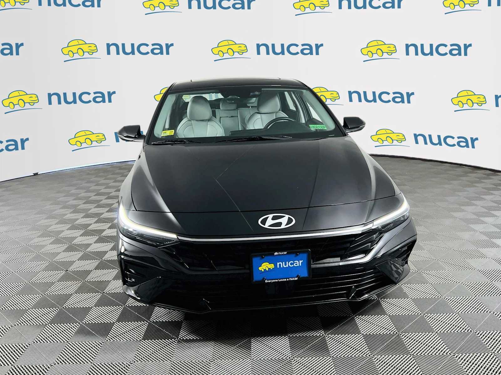 Certified 2025 Hyundai Elantra Limited FWD image 2