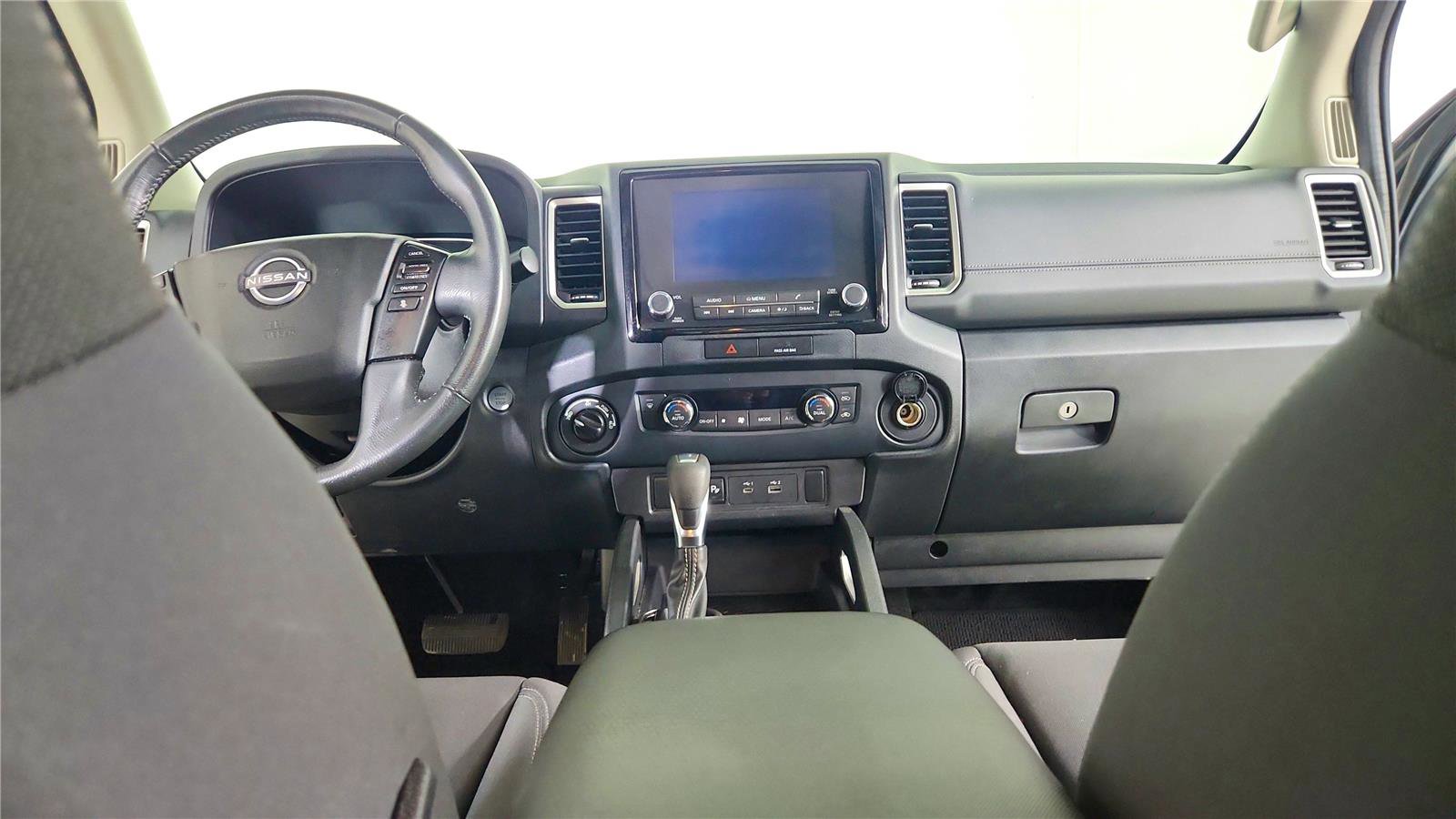 Used 2022 Nissan Frontier SV w/ Technology Package image 32