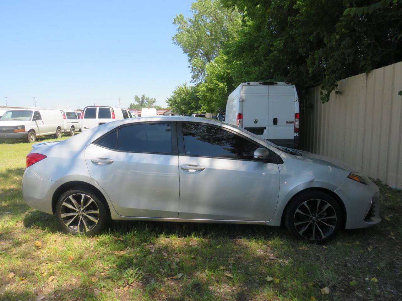 Used 2017 Toyota Corolla SE FWD image 4