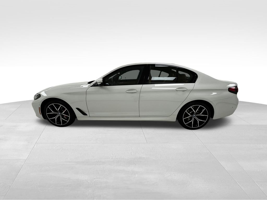 Used 2022 BMW 530i xDrive w/ M Sport Package image 4
