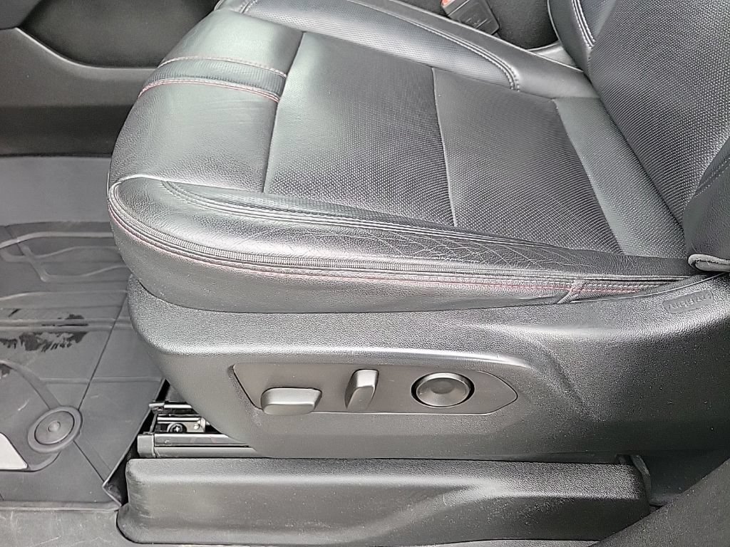 Used 2021 Chevrolet Tahoe RST w/ Luxury Package AWD/4WD image 16