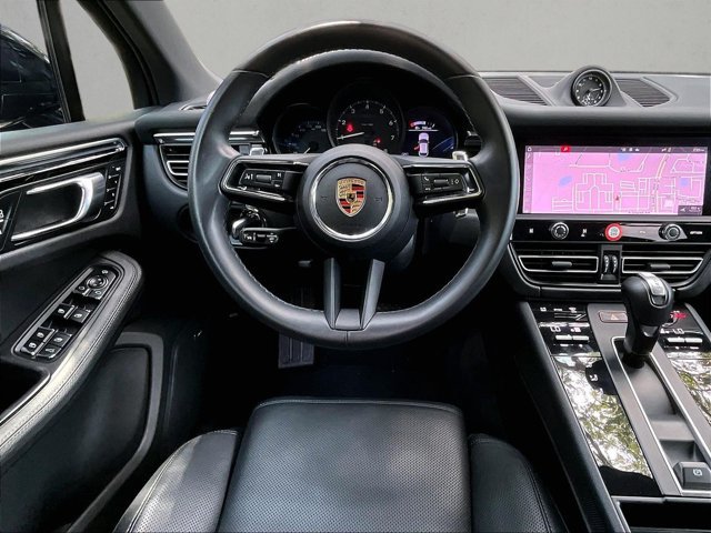 Used 2024 Porsche Macan AWD/4WD image 7