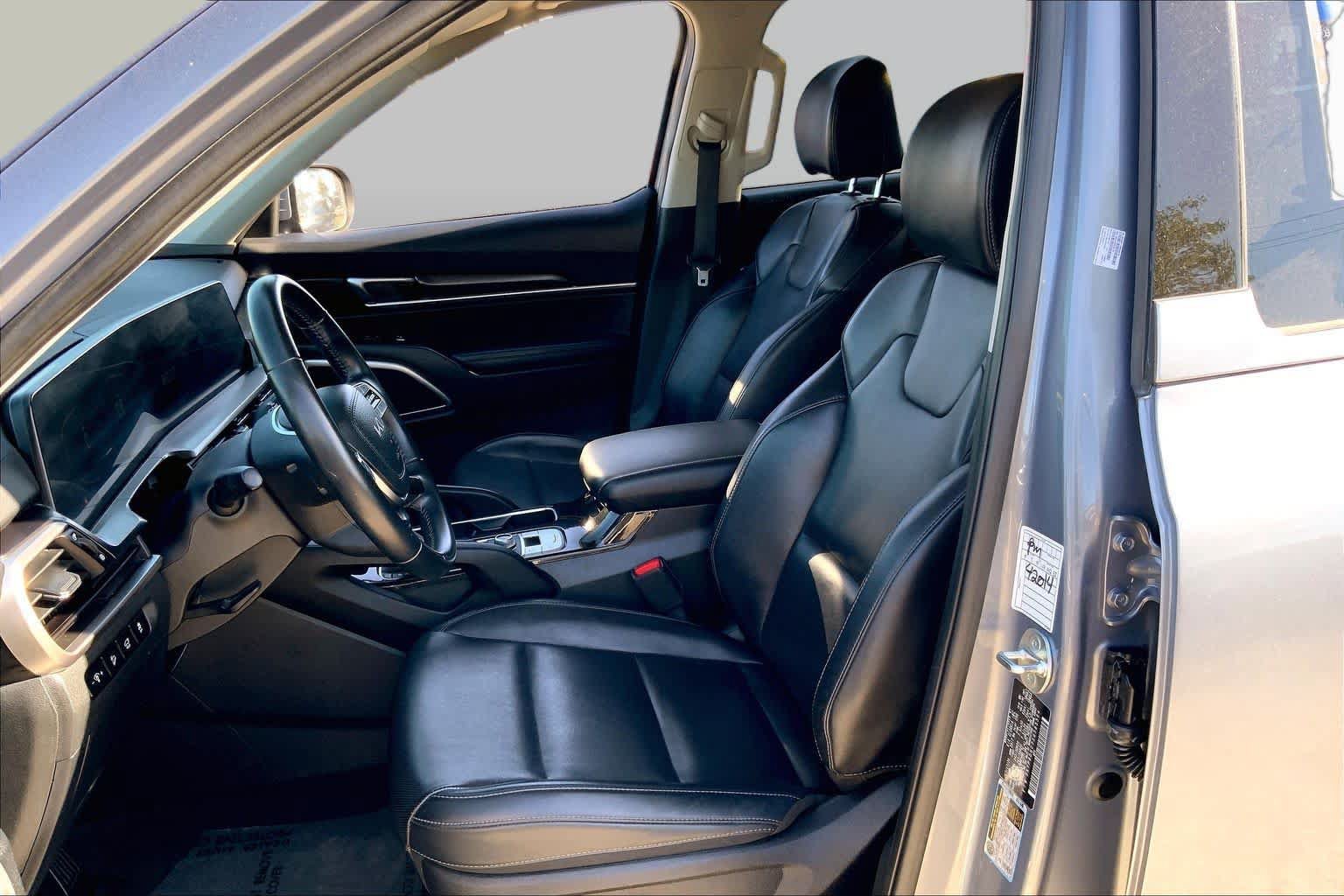Used 2025 Kia Telluride S AWD/4WD image 8