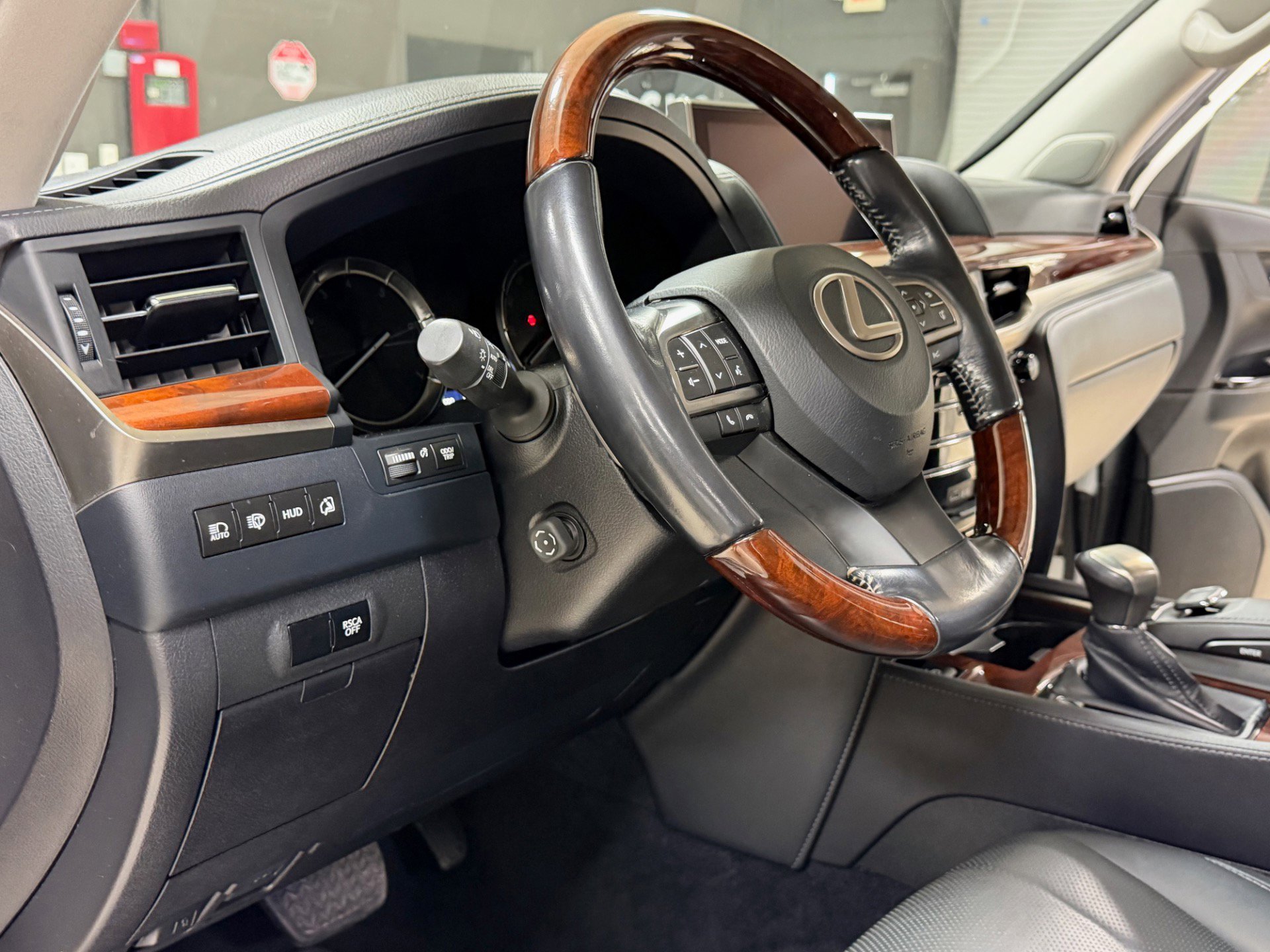 Used 2016 Lexus LX 570 4WD image 20