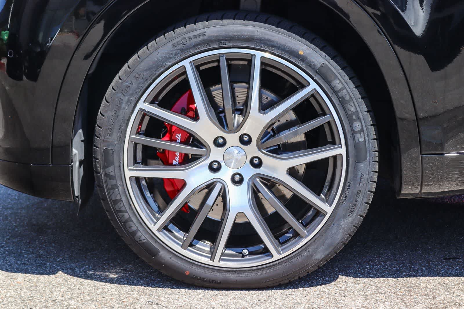 Used 2017 Maserati Levante S AWD/4WD image 9