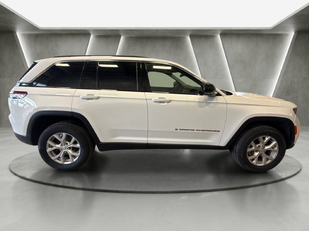Used 2023 Jeep Grand Cherokee Limited AWD/4WD image 5
