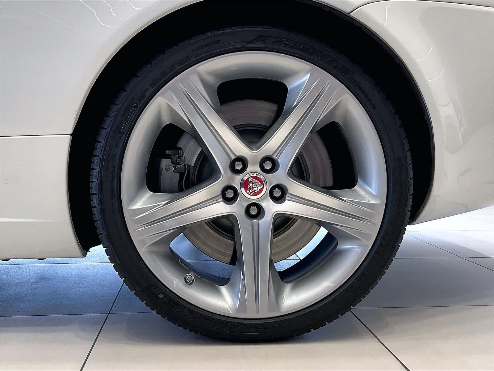 Used 2014 Jaguar XKR R RWD image 12