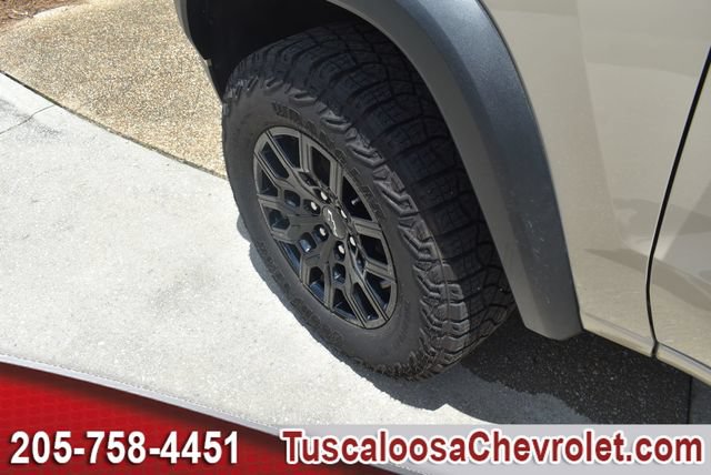 Used 2024 Chevrolet Colorado Trail Boss w/ Advanced Trailering Package AWD/4WD image 15