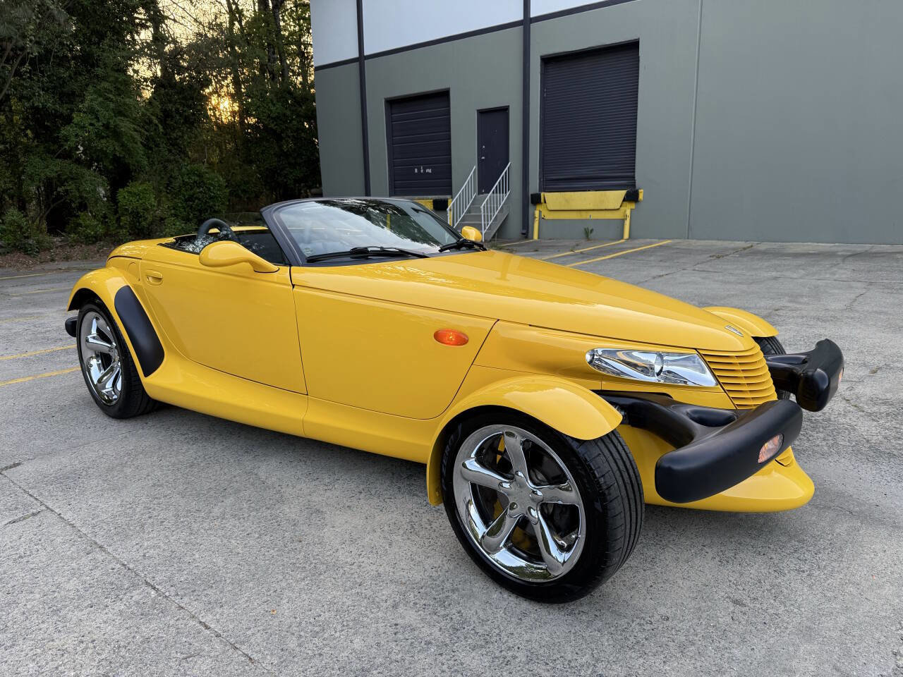 Used 2000 Plymouth Prowler RWD image 16