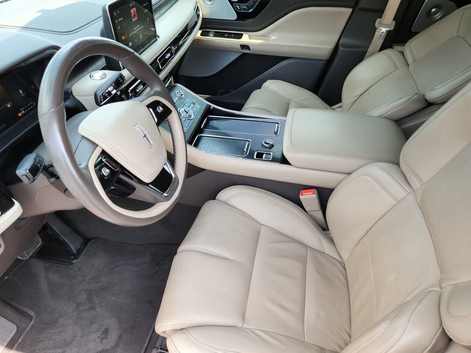 Used 2020 Lincoln Aviator Reserve w/ Equipment Group 202A AWD/4WD video 2