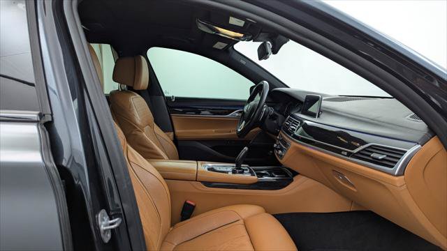 Used 2019 BMW 750i w/ Executive Package RWD image 21