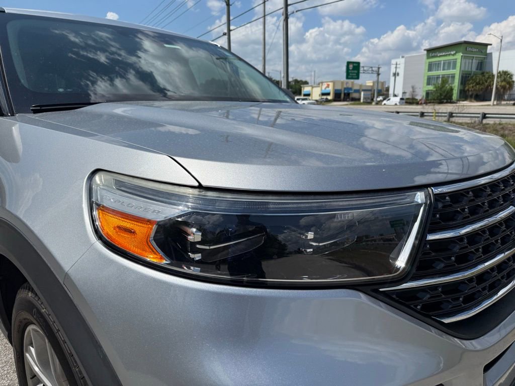 Used 2020 Ford Explorer XLT w/ Equipment Group 202A image 4