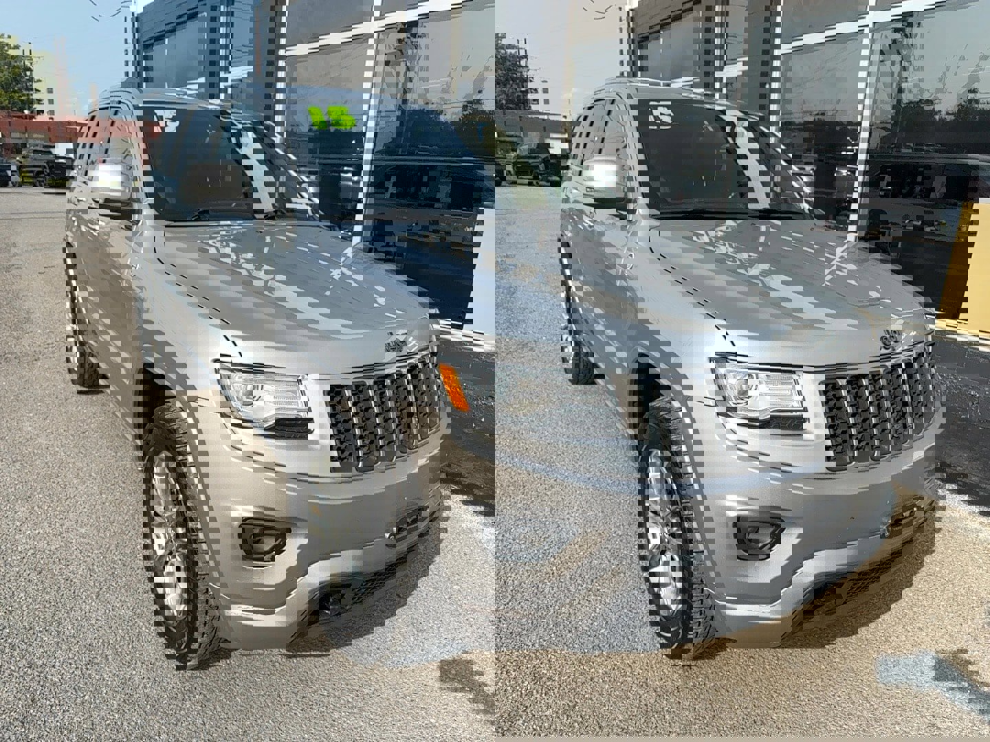 Used 2015 Jeep Grand Cherokee Overland image 2