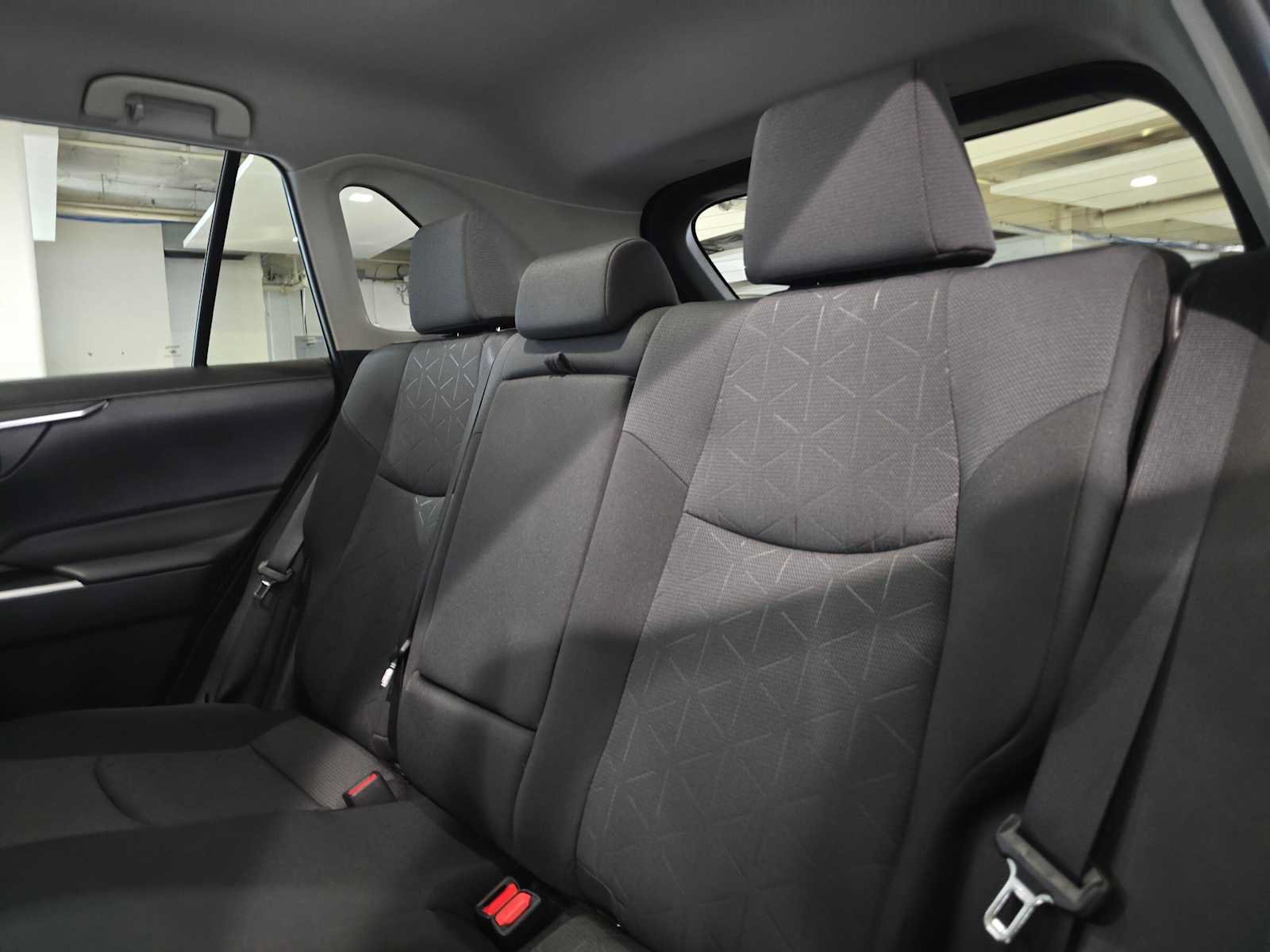 Used 2025 Toyota RAV4 XLE AWD/4WD image 17