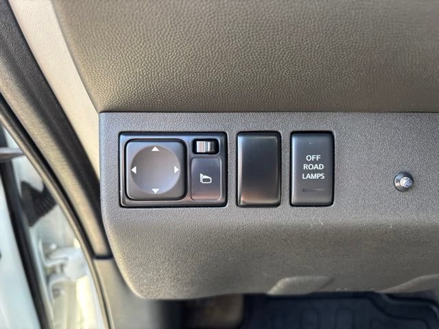 Used 2015 Nissan Xterra PRO-4X w/ Pro-4x Leather Package AWD/4WD image 15