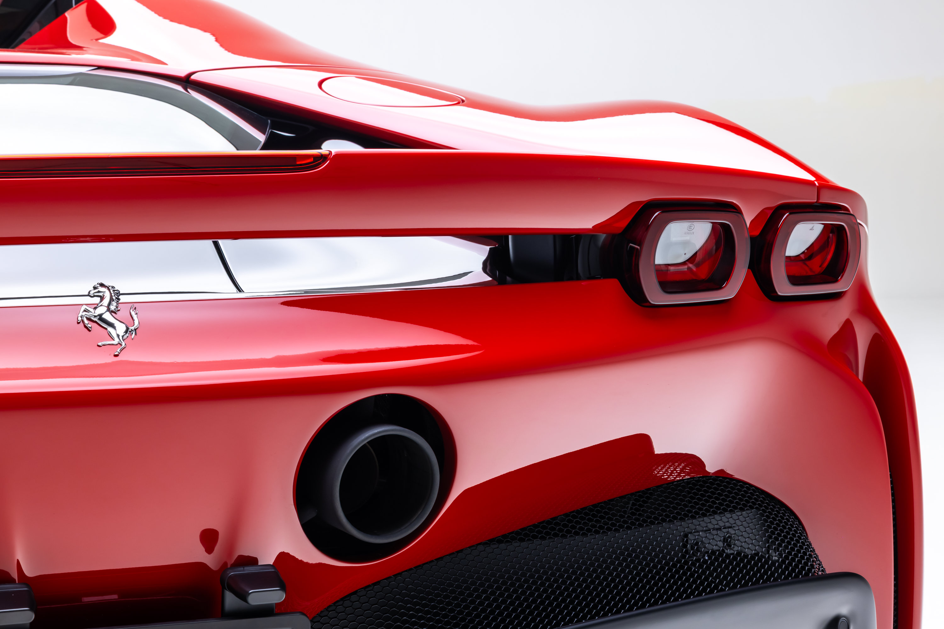 Certified 2025 Ferrari SF90 Spider AWD/4WD image 19