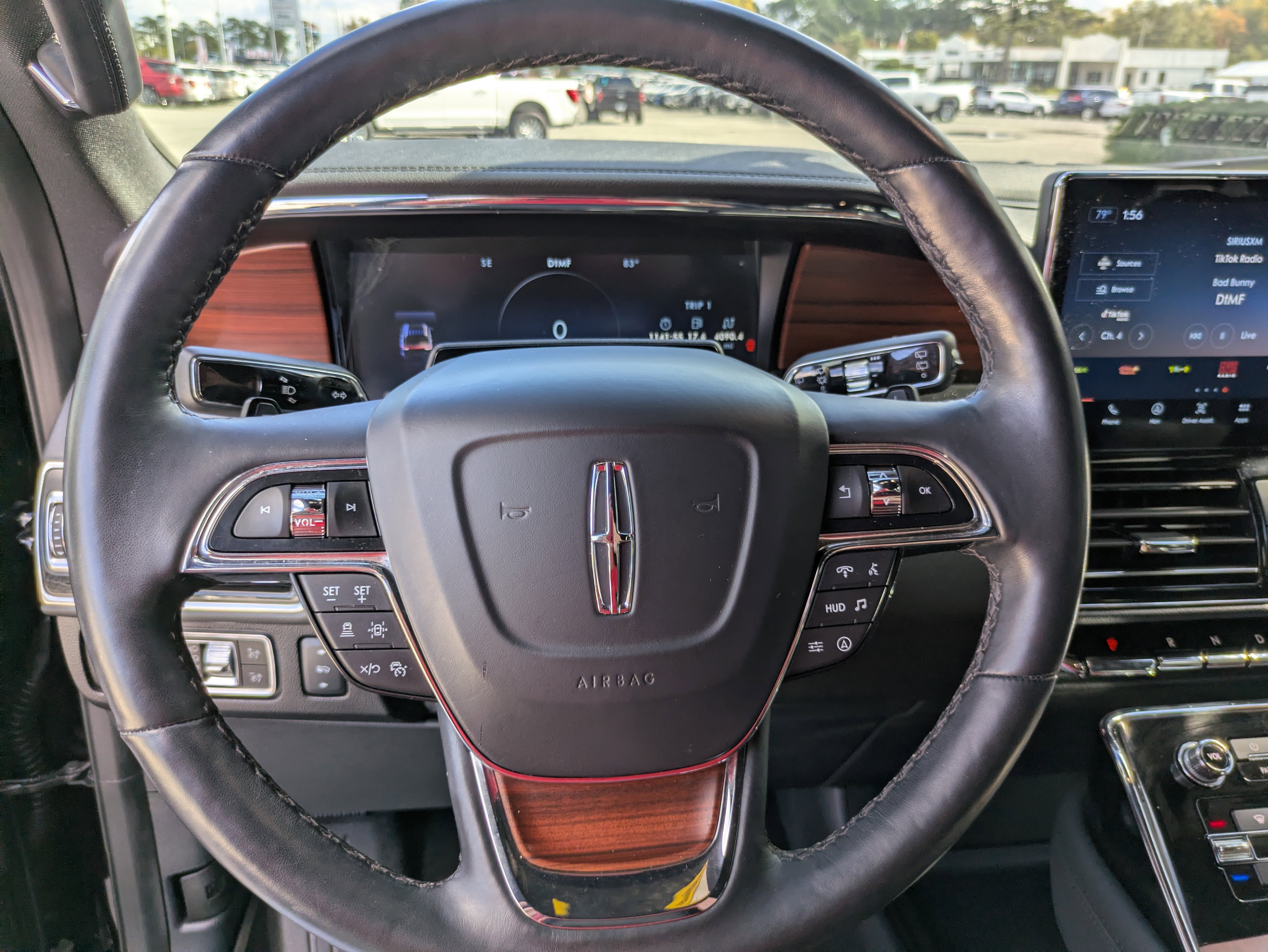 Used 2023 Lincoln Navigator Reserve image 21