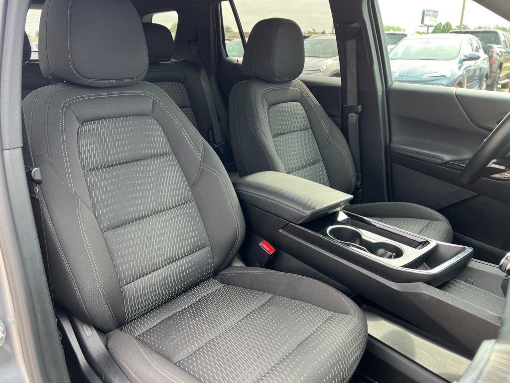 Used 2025 Chevrolet Equinox LT AWD/4WD image 42
