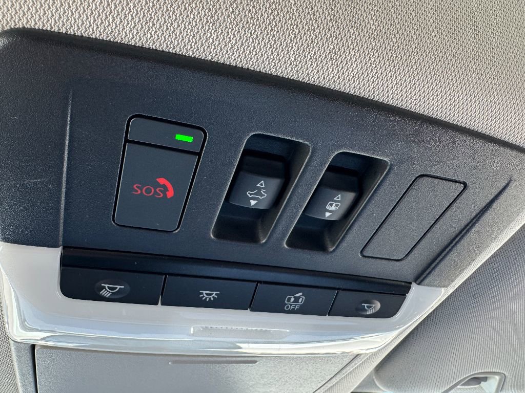 Used 2024 Nissan Pathfinder Platinum image 16