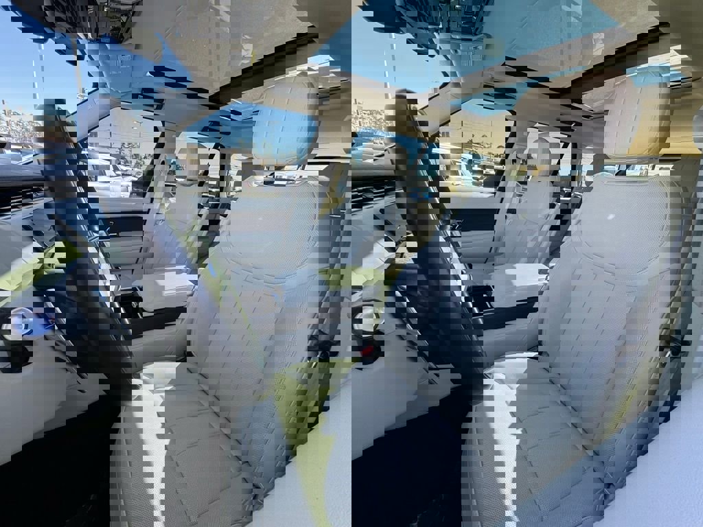 Used 2023 Land Rover Range Rover SE image 14