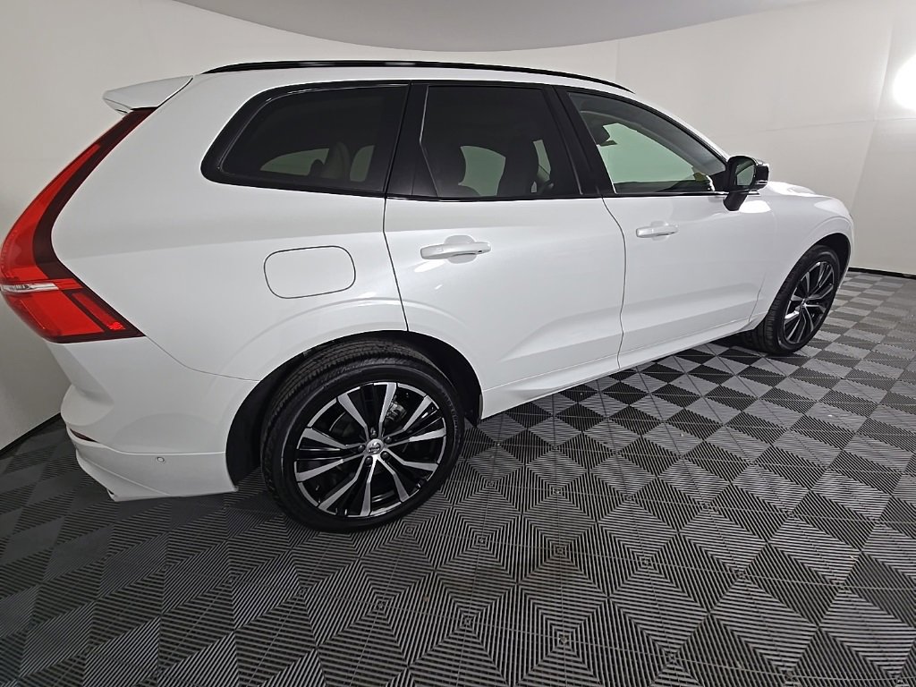 Certified 2023 Volvo XC60 B5 Plus w/ Climate Package image 10