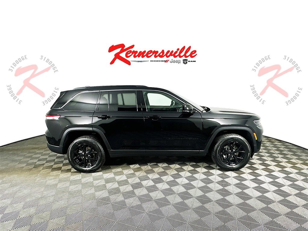 New 2026 Jeep Grand Cherokee Altitude image 8