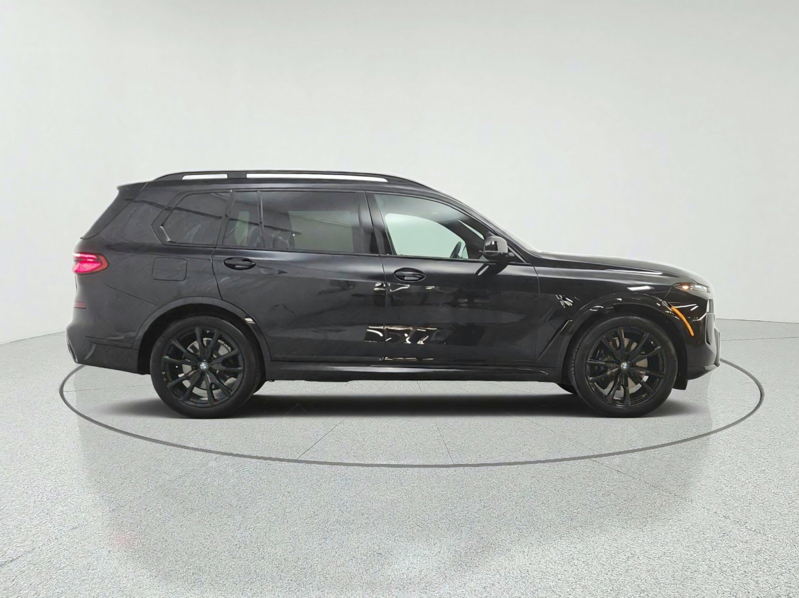 Used 2024 BMW X7 xDrive40i w/ Executive Package AWD/4WD image 4