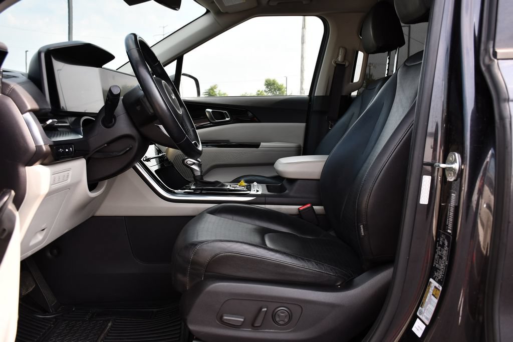 Used 2022 Kia Carnival SX Prestige FWD image 17