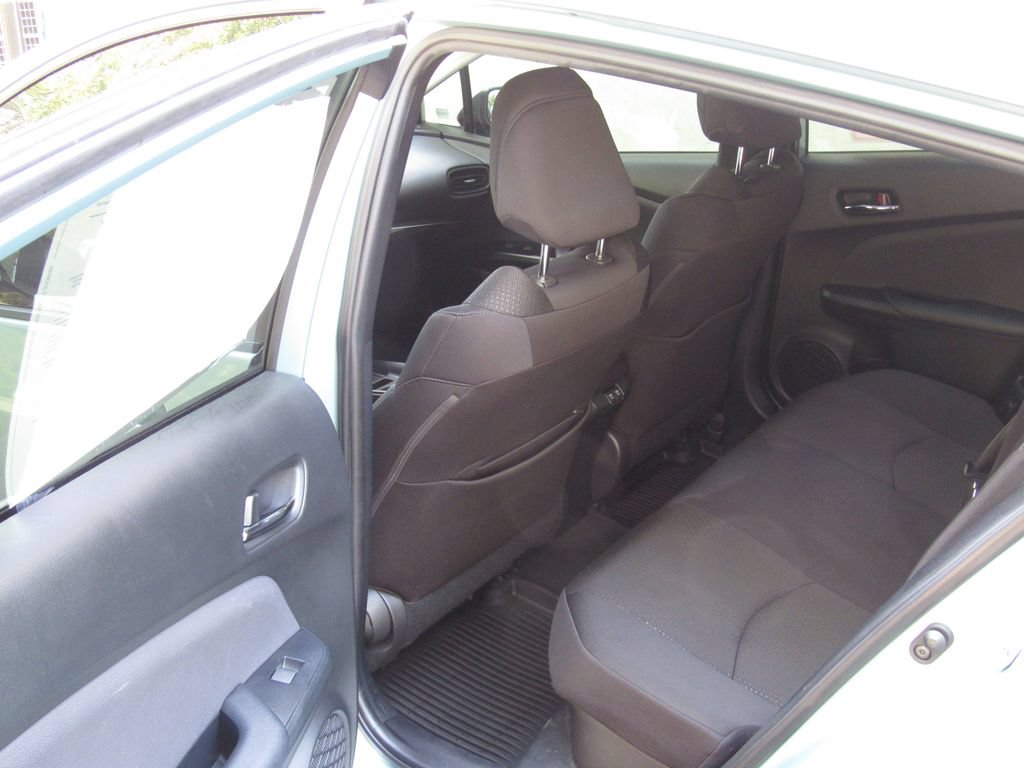 Certified 2022 Toyota Prius LE AWD/4WD image 14