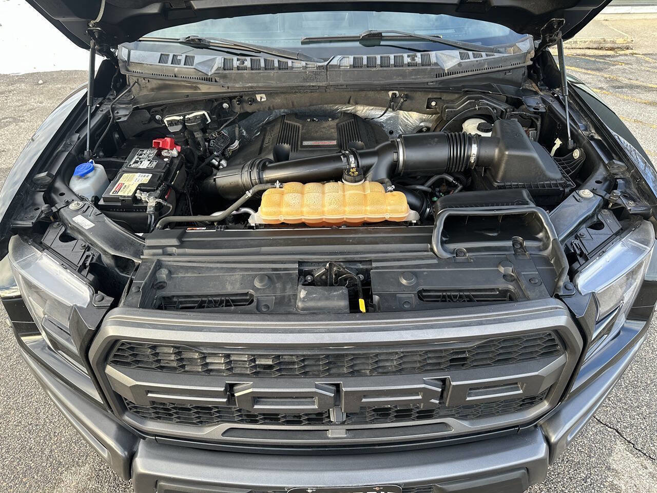 Used 2017 Ford F150 Raptor w/ Equipment Group 802A Luxury image 31