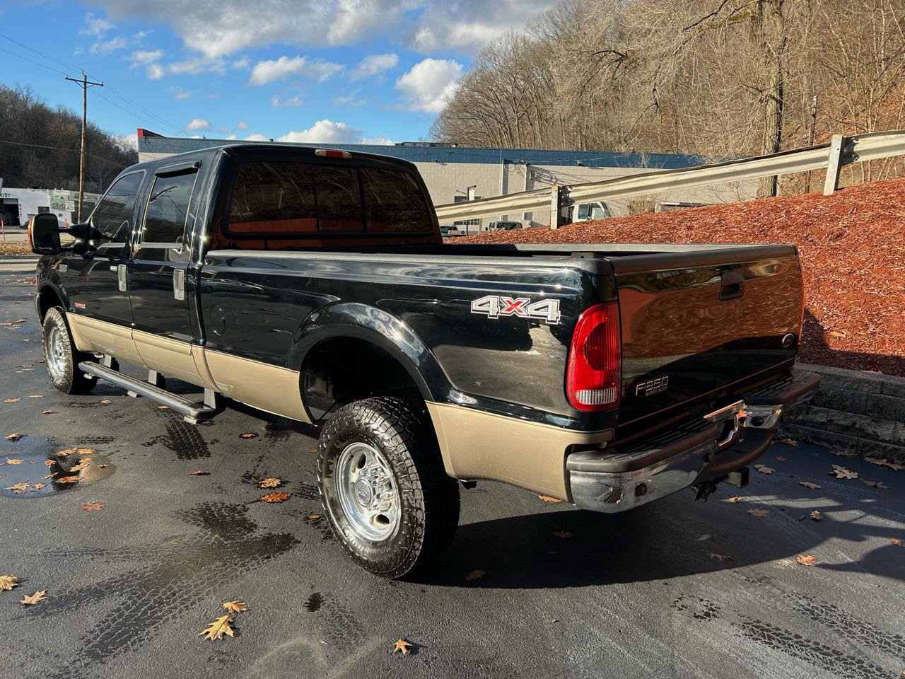 Used 2004 Ford F350 Lariat AWD/4WD image 3