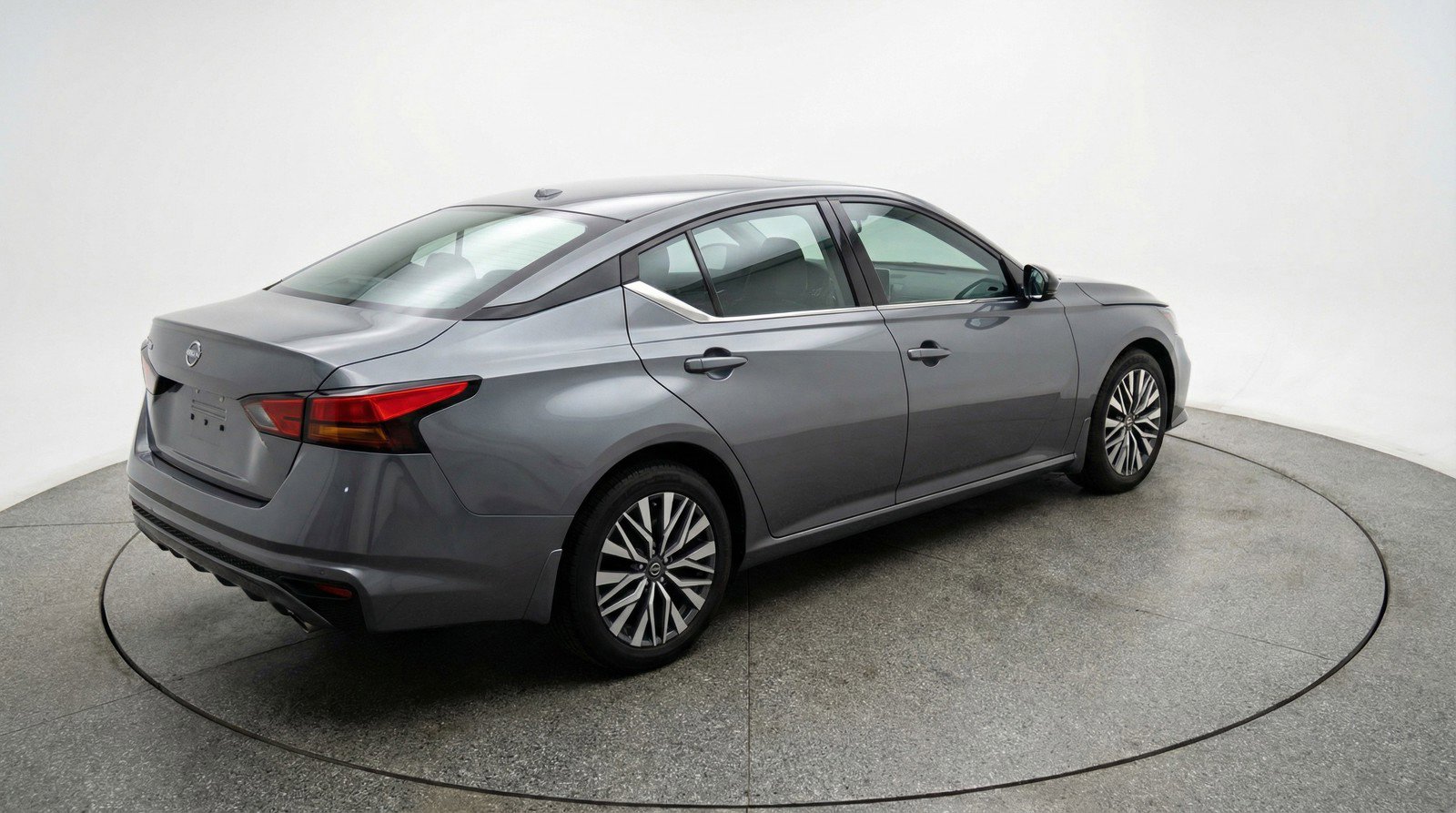 Used 2025 Nissan Altima 2.5 SV image 9