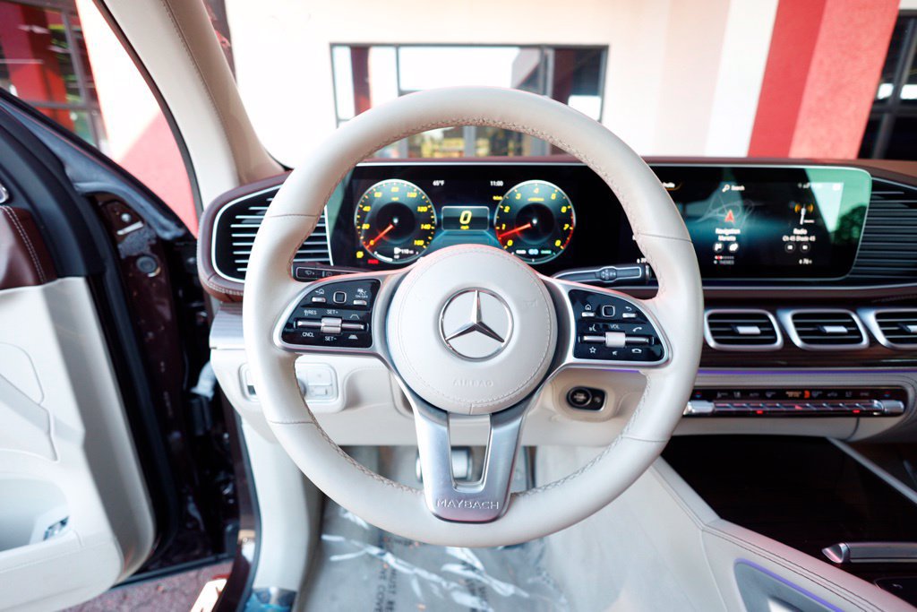 Used 2023 Mercedes-Benz Maybach GLS 600 4MATIC image 32