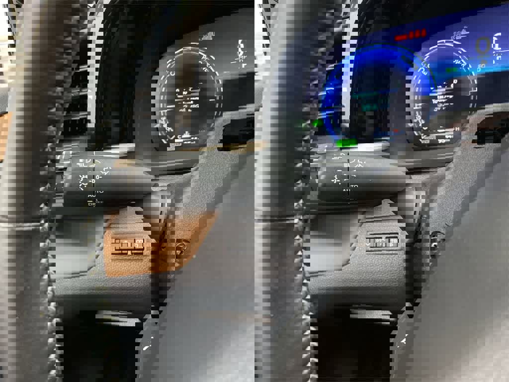 Used 2025 Toyota Crown Signia image 24