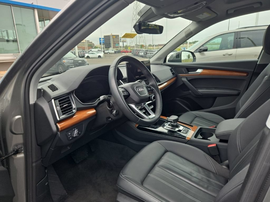 Used 2023 Audi Q5 2.0T Premium Plus w/ Premium Plus Package AWD/4WD image 11
