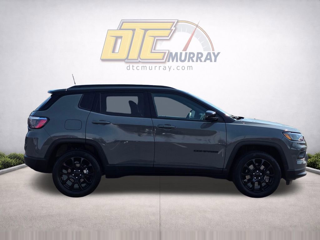 Used 2023 Jeep Compass Latitude AWD/4WD image 4