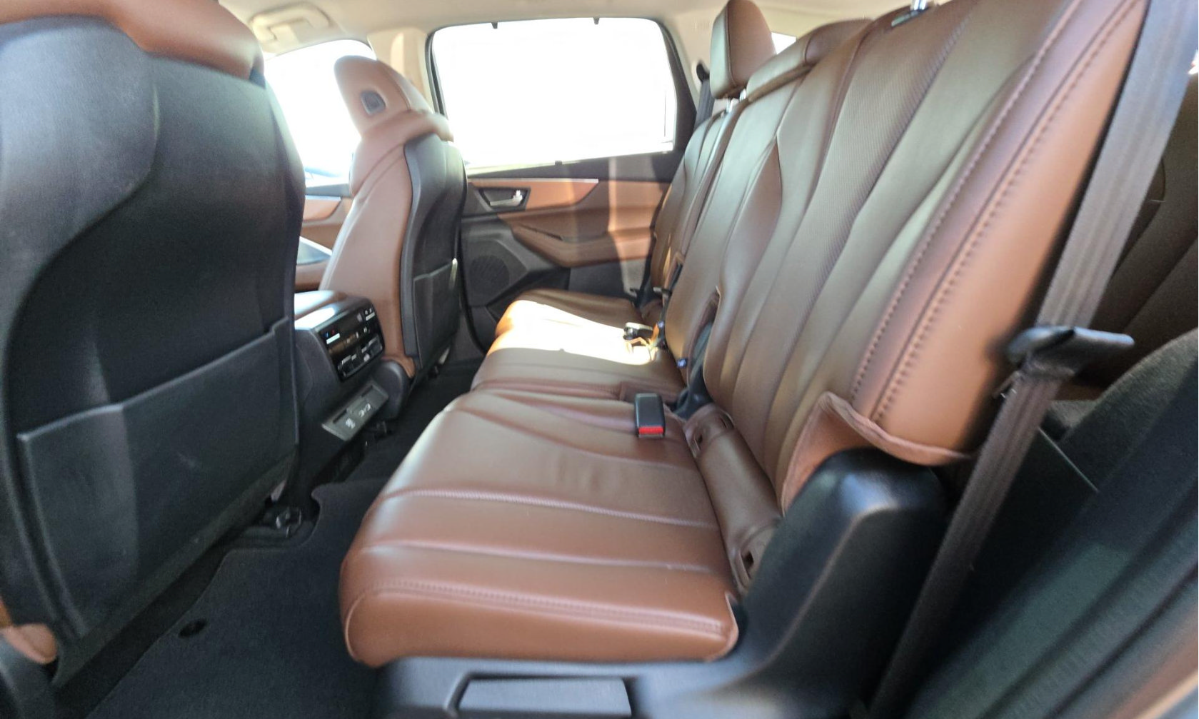 Used 2024 Acura MDX w/ Technology Package AWD/4WD image 8