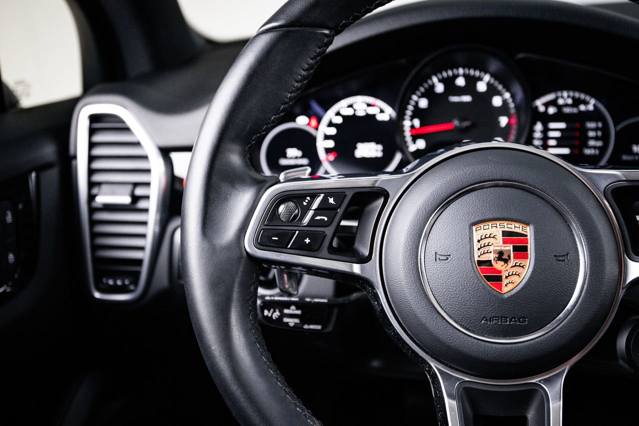 Certified 2023 Porsche Cayenne AWD/4WD image 17