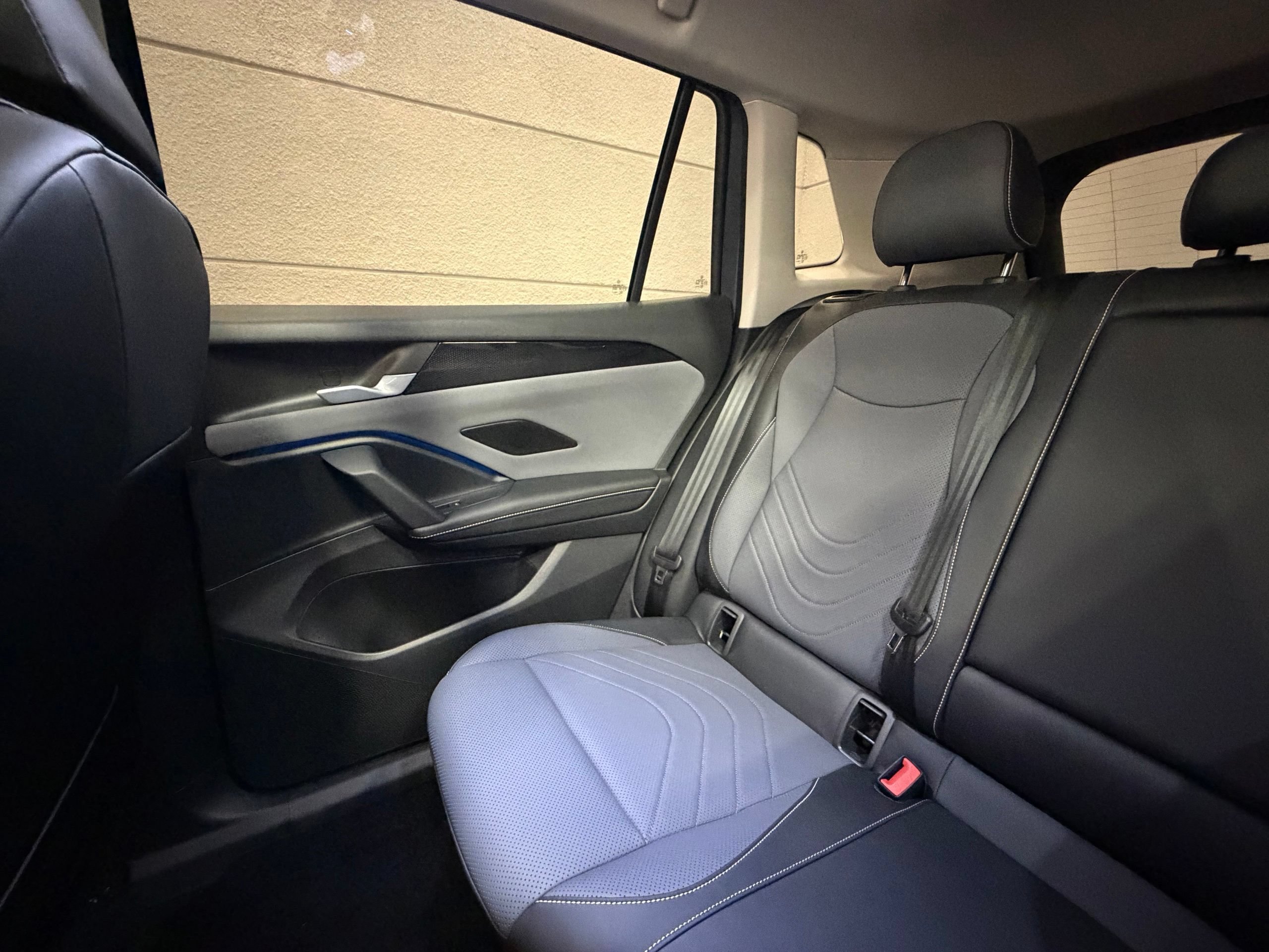 Used 2026 Volkswagen Tiguan SE w/ Panoramic Sunroof Package AWD/4WD image 33