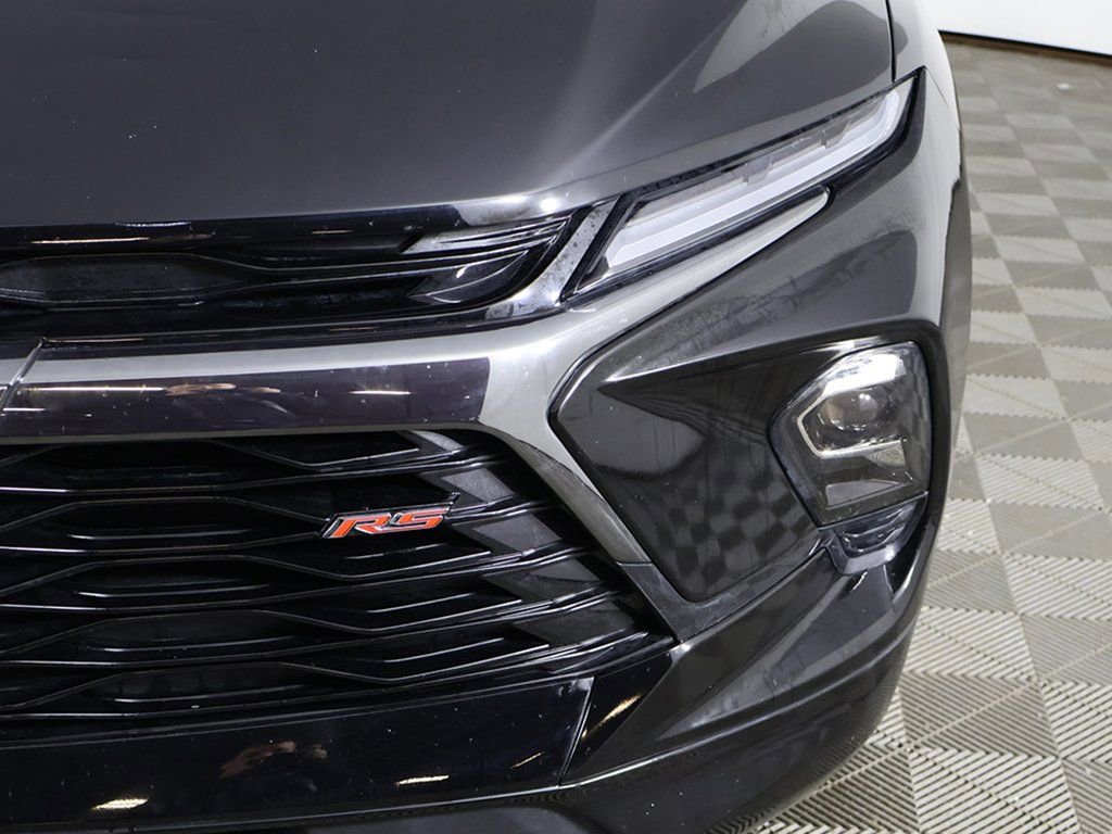 Used 2025 Chevrolet Blazer RS image 16
