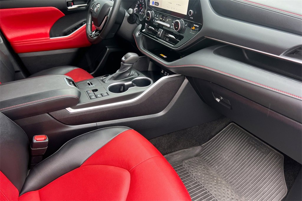 Certified 2024 Toyota Highlander XSE image 18