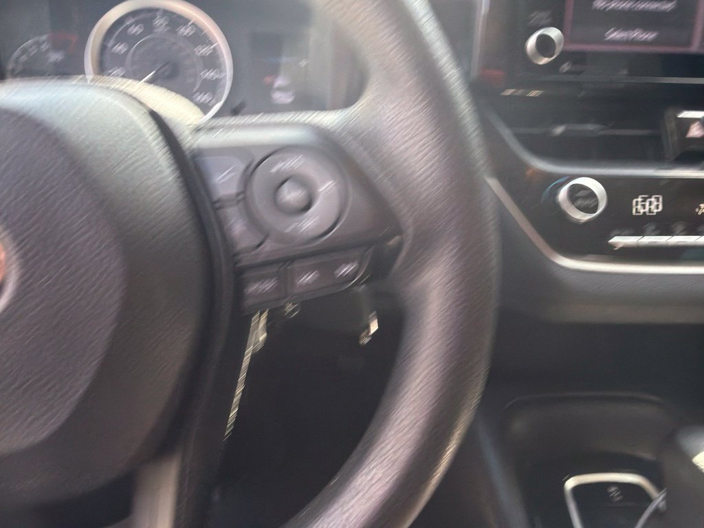 Used 2022 Toyota Corolla LE FWD image 5