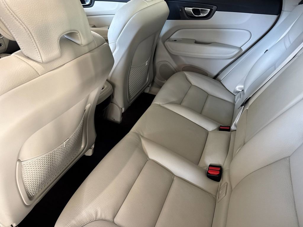 Certified 2023 Volvo XC60 B5 Plus w/ Climate Package AWD/4WD image 11