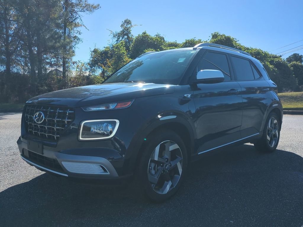 Used 2024 Hyundai Venue Limited image 8